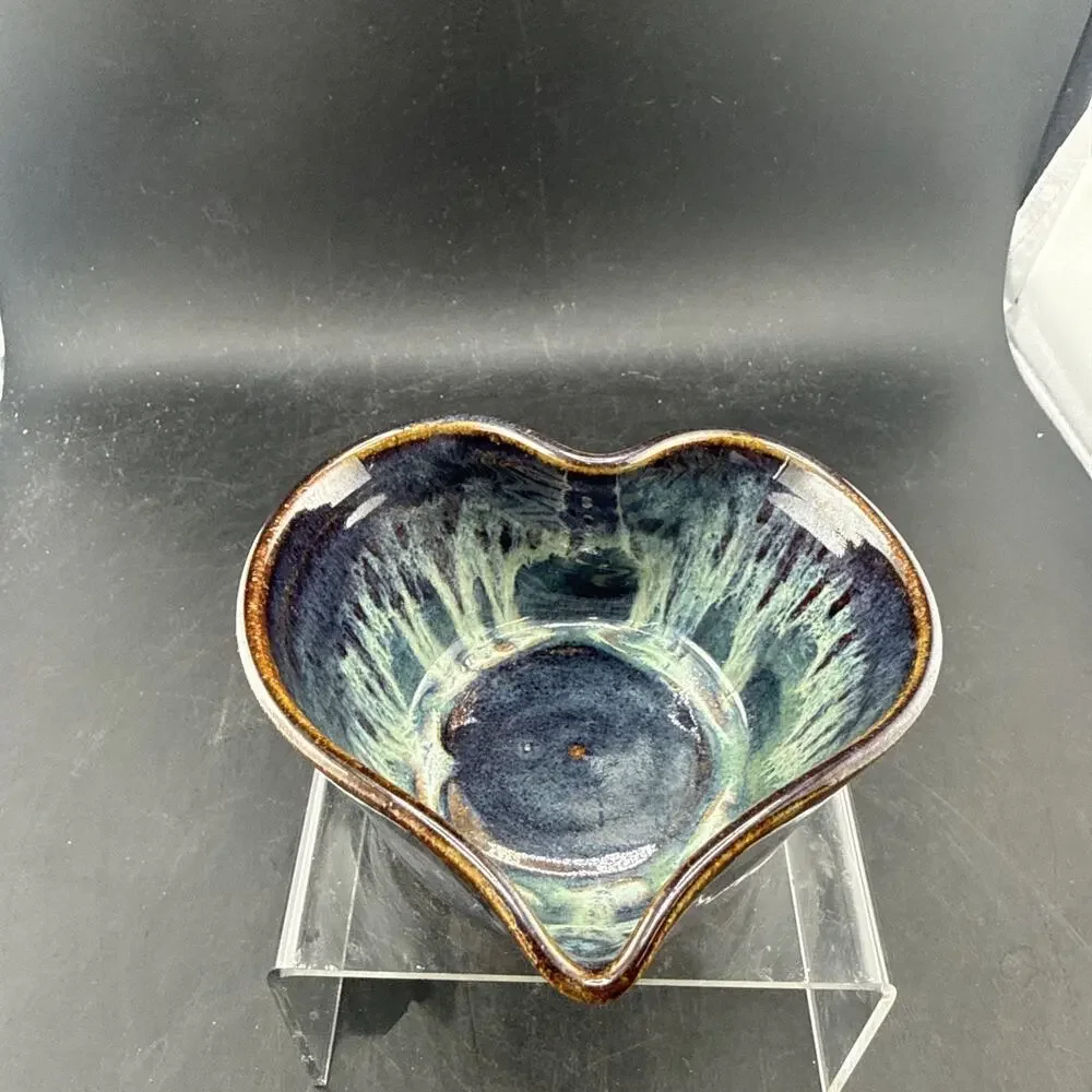Sandra O'Quinn Pottery Seagrove NC Hand Thrown Blue Drip Glaze Heart Shaped Bowl